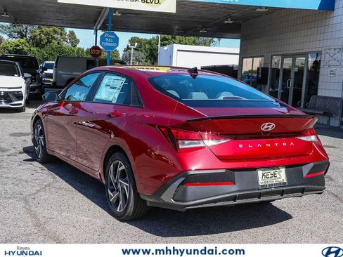 New 2025 Hyundai Elantra Sport FWD image 2