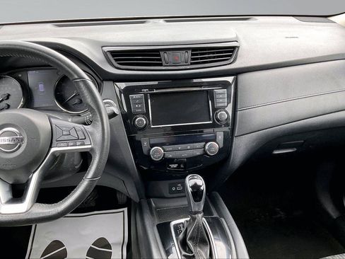 Used 2020 Nissan Rogue SV FWD image 6
