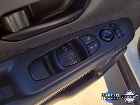 Certified 2025 Nissan Kicks Play S image 18