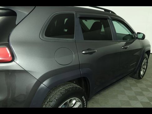 Used 2022 Jeep Cherokee Trailhawk image 17