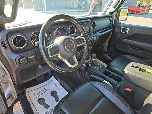 Used 2020 Jeep Gladiator Overland image 19