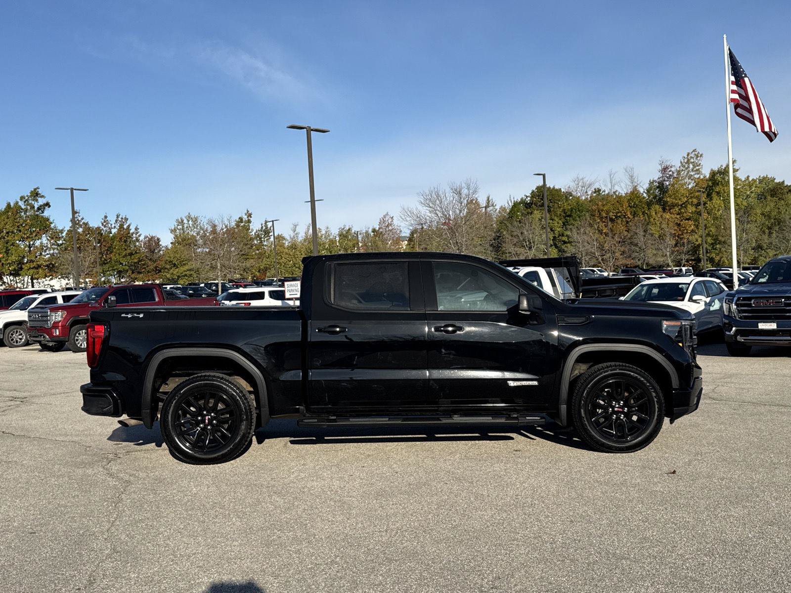 Used 2022 GMC Sierra 1500 Elevation w/ LPO, Elevation Black Package AWD/4WD image 6