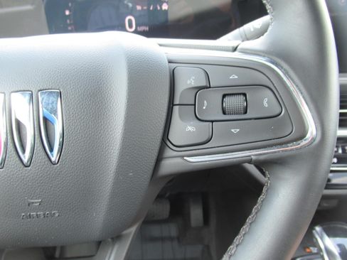 Used 2025 Buick Envista Avenir FWD image 25