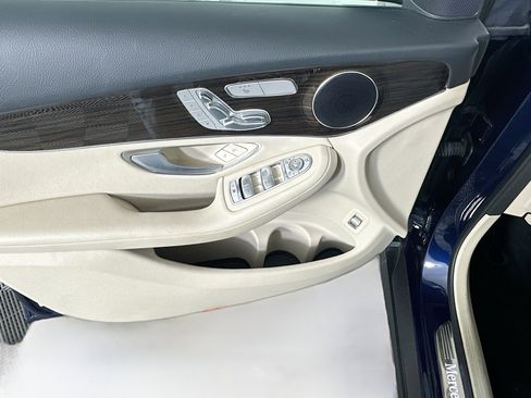 Used 2022 Mercedes-Benz GLC 300 4MATIC image 15