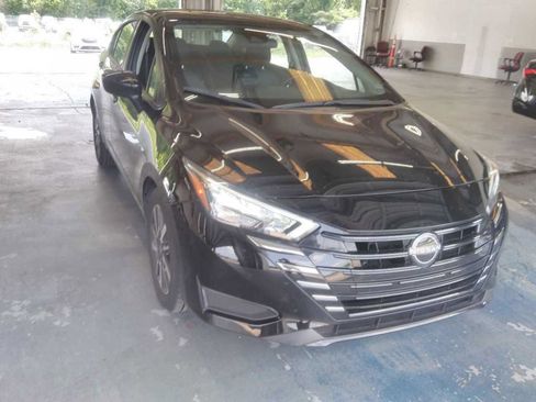 Used 2025 Nissan Versa SV FWD image 4