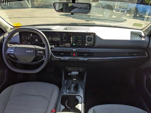 Used 2025 Kia K4 EX FWD image 7