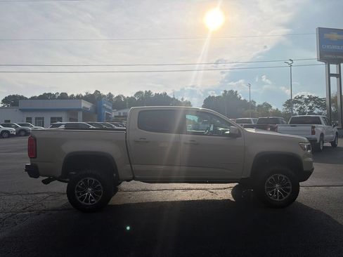 Used 2022 Chevrolet Colorado ZR2 AWD/4WD image 11