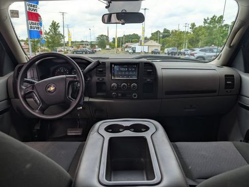 Used 2010 Chevrolet Silverado 1500 W/T RWD image 11