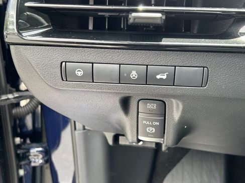Used 2025 Nissan Murano SL AWD/4WD image 29