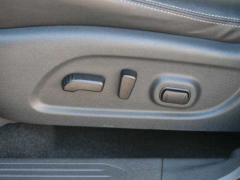 Used 2023 Nissan Murano SV image 17