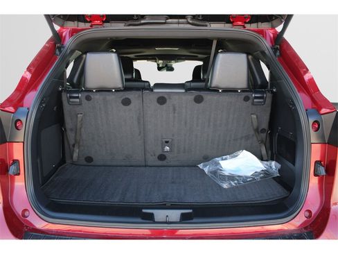 Used 2025 Toyota Highlander XSE image 25