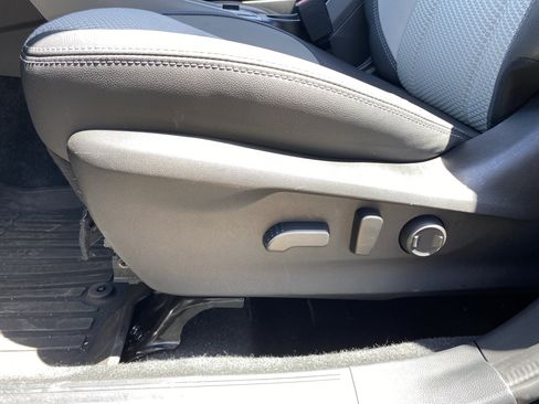 Used 2019 Subaru Forester Premium AWD/4WD image 21