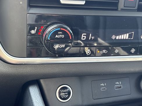 Certified 2023 Nissan Rogue SV w/ SV Premium B Package FWD image 32