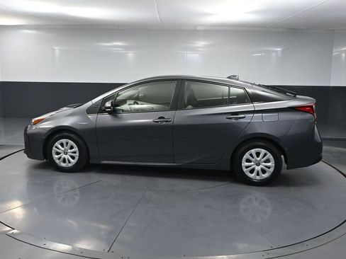 Used 2022 Toyota Prius LE FWD image 9