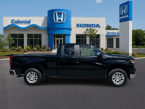 Used 2025 Chevrolet Silverado 1500 LT AWD/4WD image 8