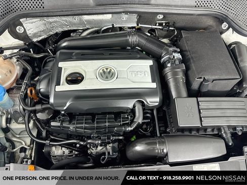 Used 2012 Volkswagen Beetle 2.0T FWD image 28