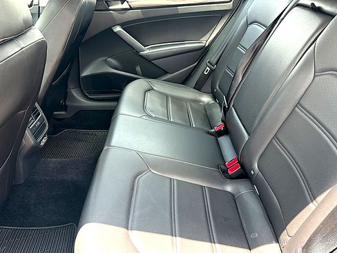 Used 2020 Volkswagen Passat 2.0T R-Line FWD image 19