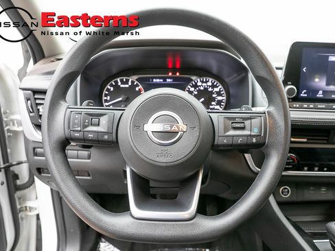 Used 2023 Nissan Rogue SV AWD/4WD image 12