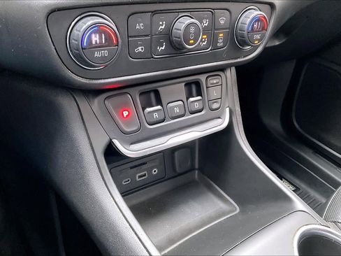 Used 2019 GMC Terrain SLT image 31