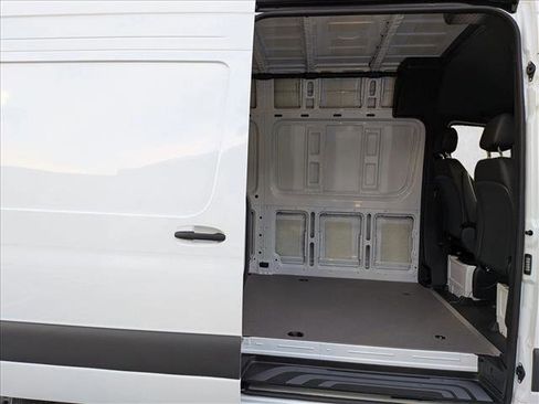 Used 2025 Mercedes-Benz Sprinter 2500 image 17