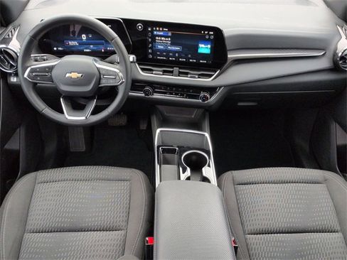 Used 2025 Chevrolet Equinox LT image 27