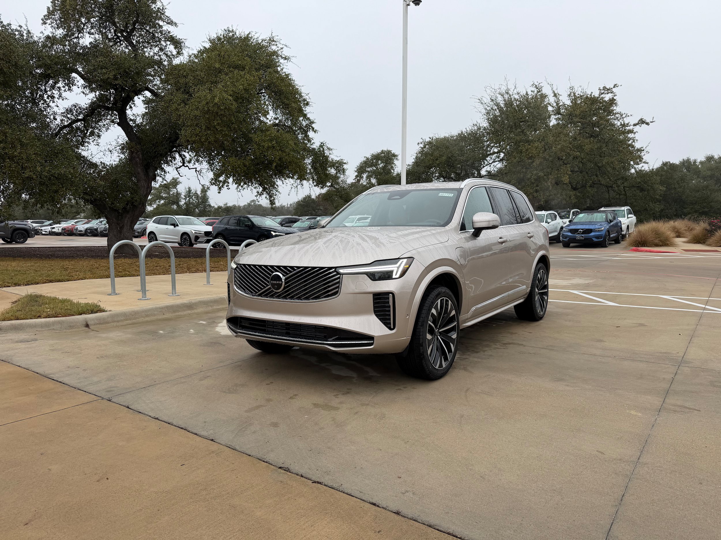 New 2026 Volvo XC90 T8 Plus w/ Protection Package Premier AWD/4WD image 2