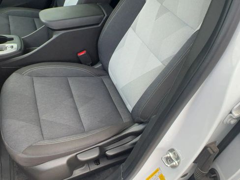 Used 2025 Chevrolet Trax LS w/ LS Convenience Package FWD image 20