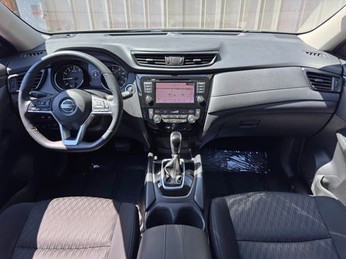 Used 2018 Nissan Rogue SV w/ Premium Package AWD/4WD image 10