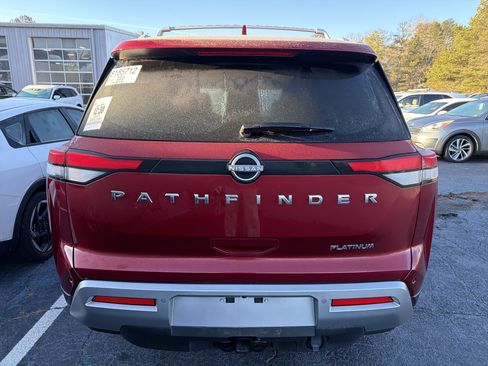 Used 2024 Nissan Pathfinder Platinum image 5