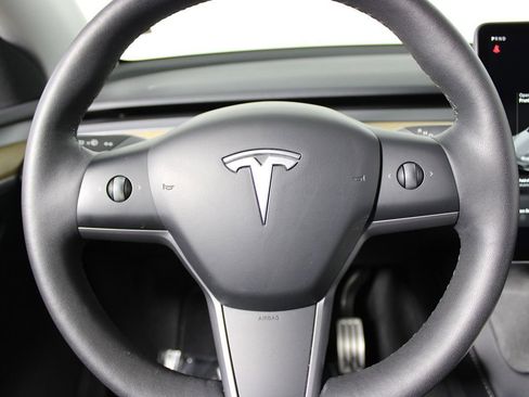 Used 2022 Tesla Model Y Performance image 12