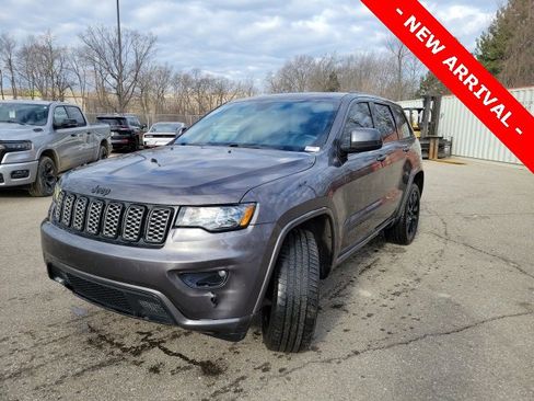 Used 2018 Jeep Grand Cherokee Altitude image 7
