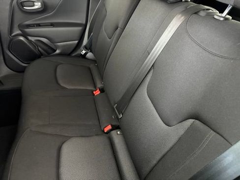 Used 2023 Jeep Renegade Latitude AWD/4WD image 26