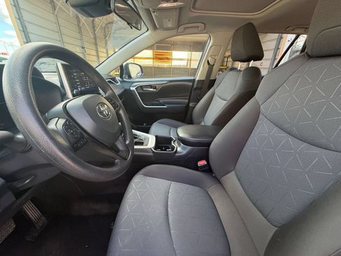 Used 2025 Toyota RAV4 XLE w/ Convenience Package AWD/4WD image 27