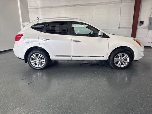 Used 2013 Nissan Rogue SV w/ Premium Pkg image 3