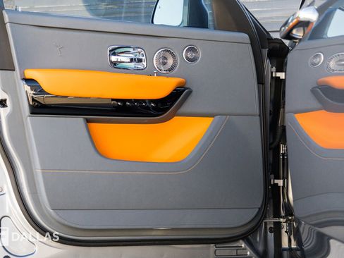 Used 2023 Rolls-Royce Cullinan w/ Cullinan Package image 19