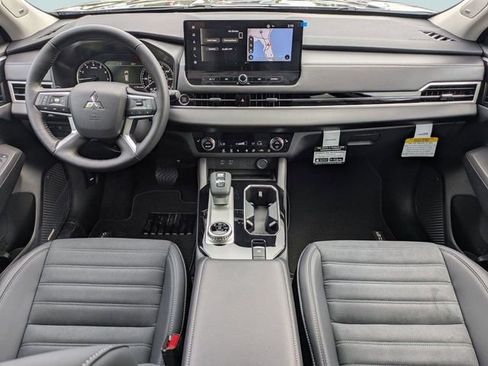 New 2026 Mitsubishi Outlander SE image 16