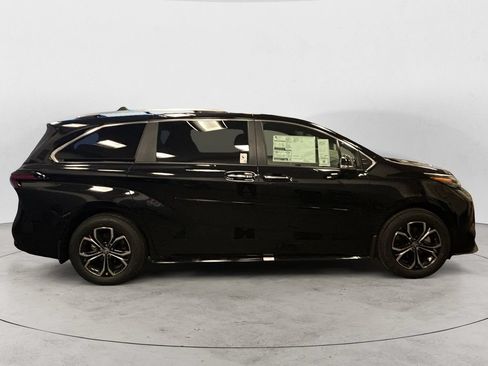 New 2026 Toyota Sienna Platinum AWD/4WD image 6