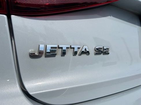Used 2017 Volkswagen Jetta SE FWD image 34