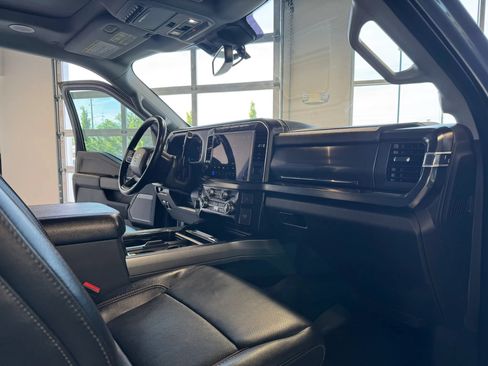Used 2023 Ford F350 Lariat w/ Lariat Ultimate Package AWD/4WD image 27