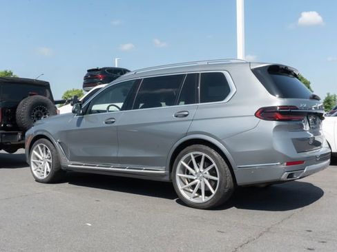 Used 2024 BMW X7 xDrive40i AWD/4WD image 3