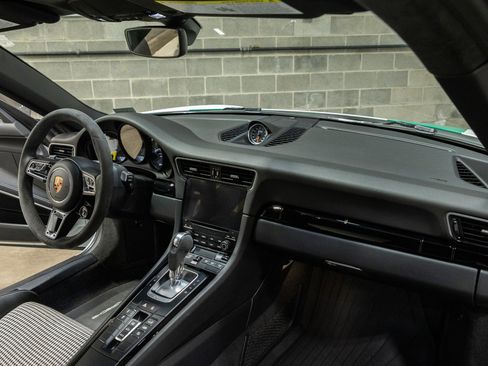 Used 2019 Porsche 911 Carrera T RWD image 39