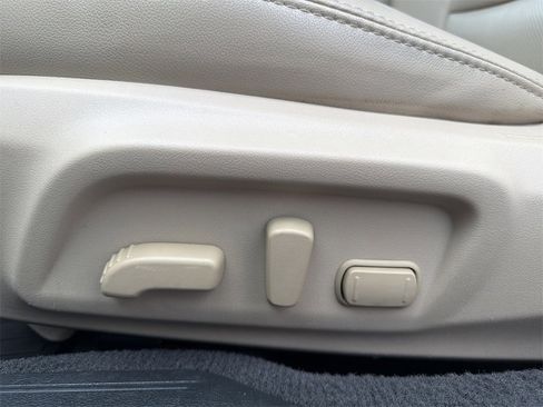 Used 2017 Subaru Outback 3.6R Limited w/ Popular Package #5 image 13