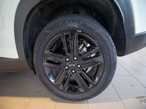 Used 2024 Chevrolet Trax ACTIV w/ Sunroof Package image 25