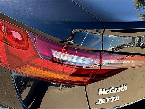 Used 2019 Volkswagen Jetta SEL w/ Cold Weather Package image 21