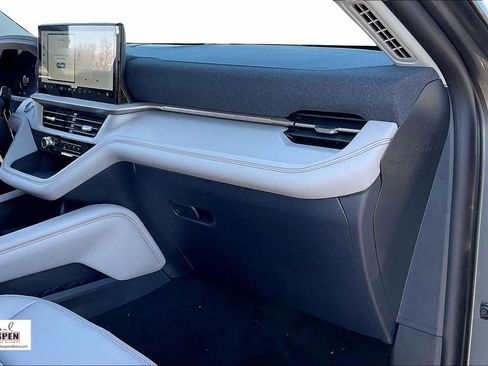 New 2026 Ford Explorer Active w/ Active Comfort Package image 27