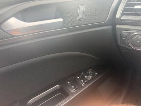 Used 2018 Ford Fusion SE w/ Equipment Group 201A FWD image 13