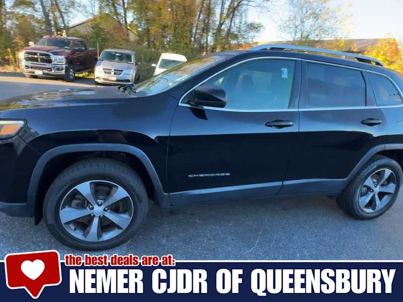 Used 2019 Jeep Cherokee Limited AWD/4WD image 4