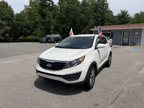 Used 2016 Kia Sportage LX FWD image 1