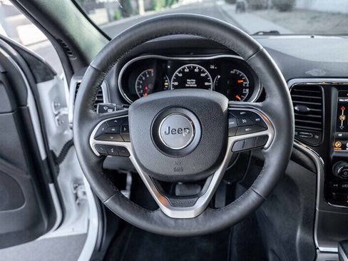 Used 2018 Jeep Grand Cherokee Altitude image 11