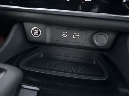 Used 2023 Nissan Rogue S image 22